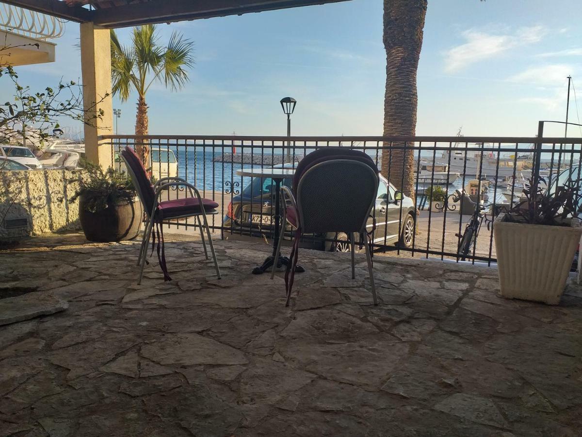 Harbour-Side Apartment With Beautiful Terrace Podgora Exteriér fotografie